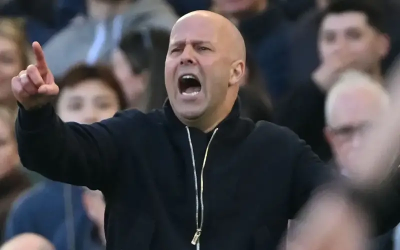 قبل مواجهة السيتي.. سلوت يزف بشرى وصدمة!